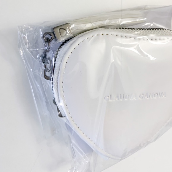 Heart Shaped Coin Purse in White - Picture 6 of 7